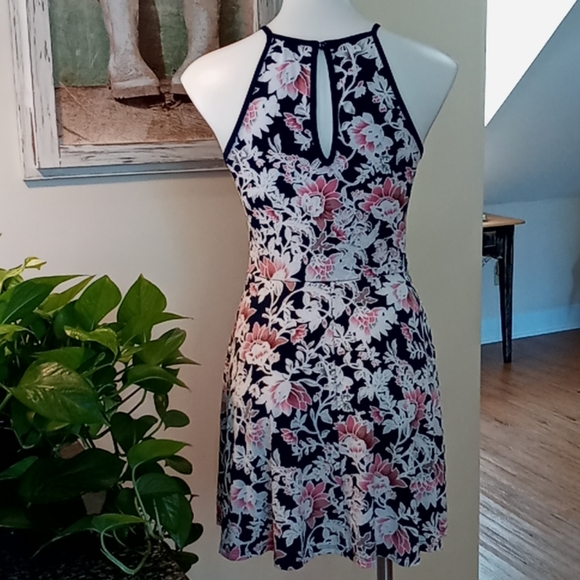 Snap Sundress - Picture 4 of 4